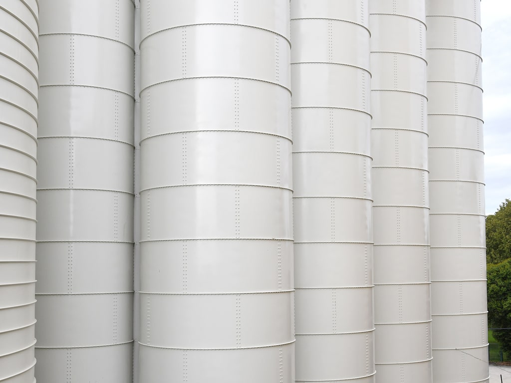 silos in acciaio ristrutturati