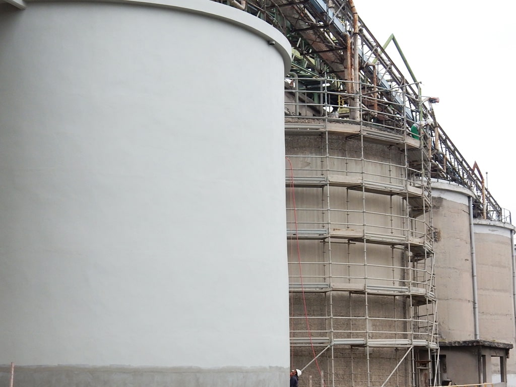 silos in cemento in ristrutturazione