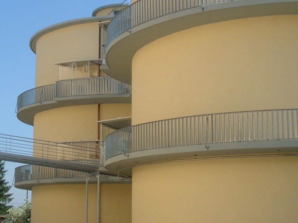 silos in cemento ristrutturati