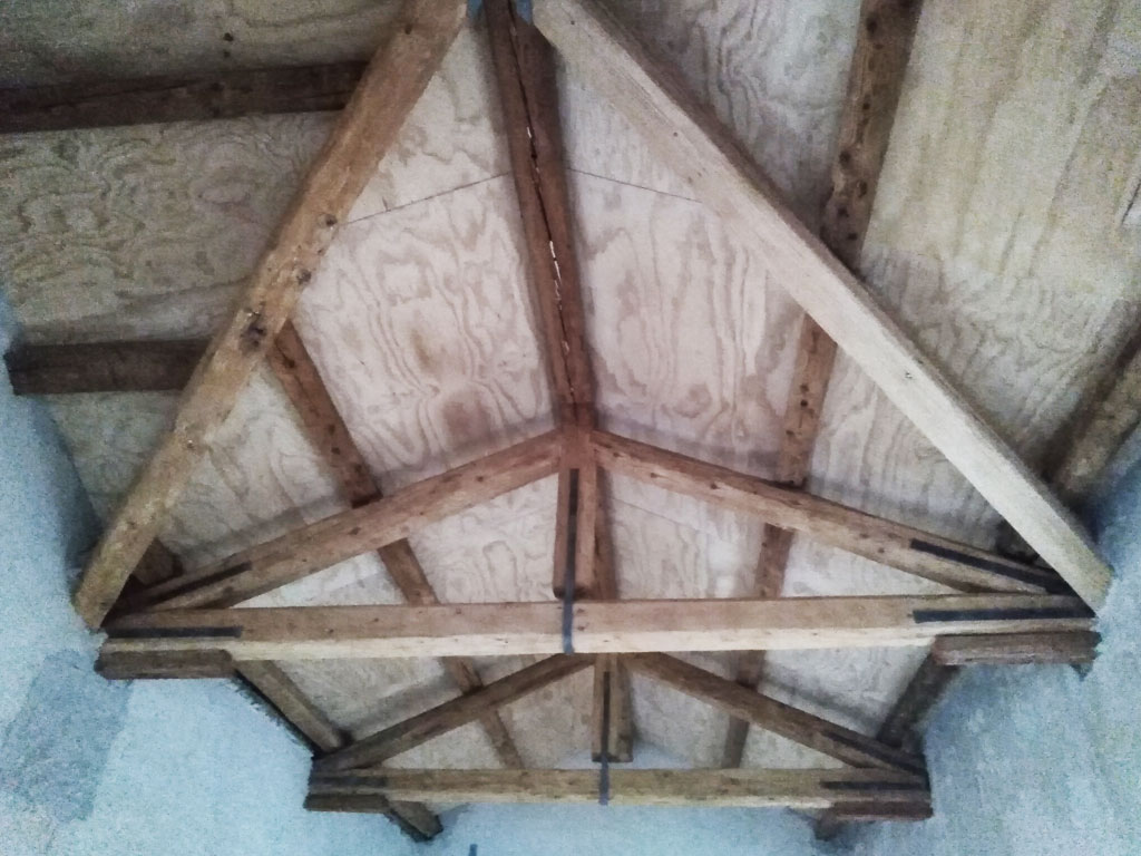 soffitto in legno sabbiato