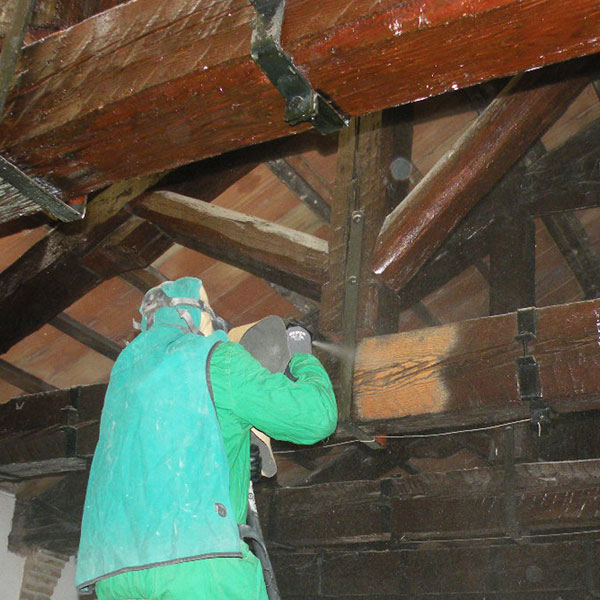 Sabbiatura travi in legno