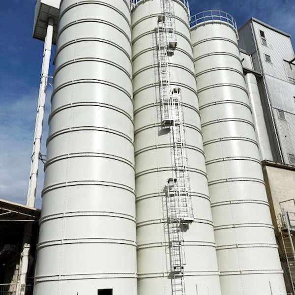 Silos di un mangimificio