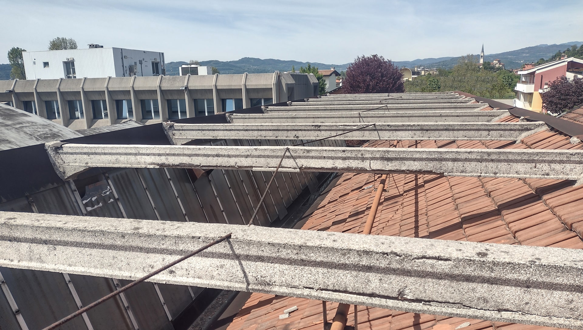 Travi in cemento armato prima del risanamento